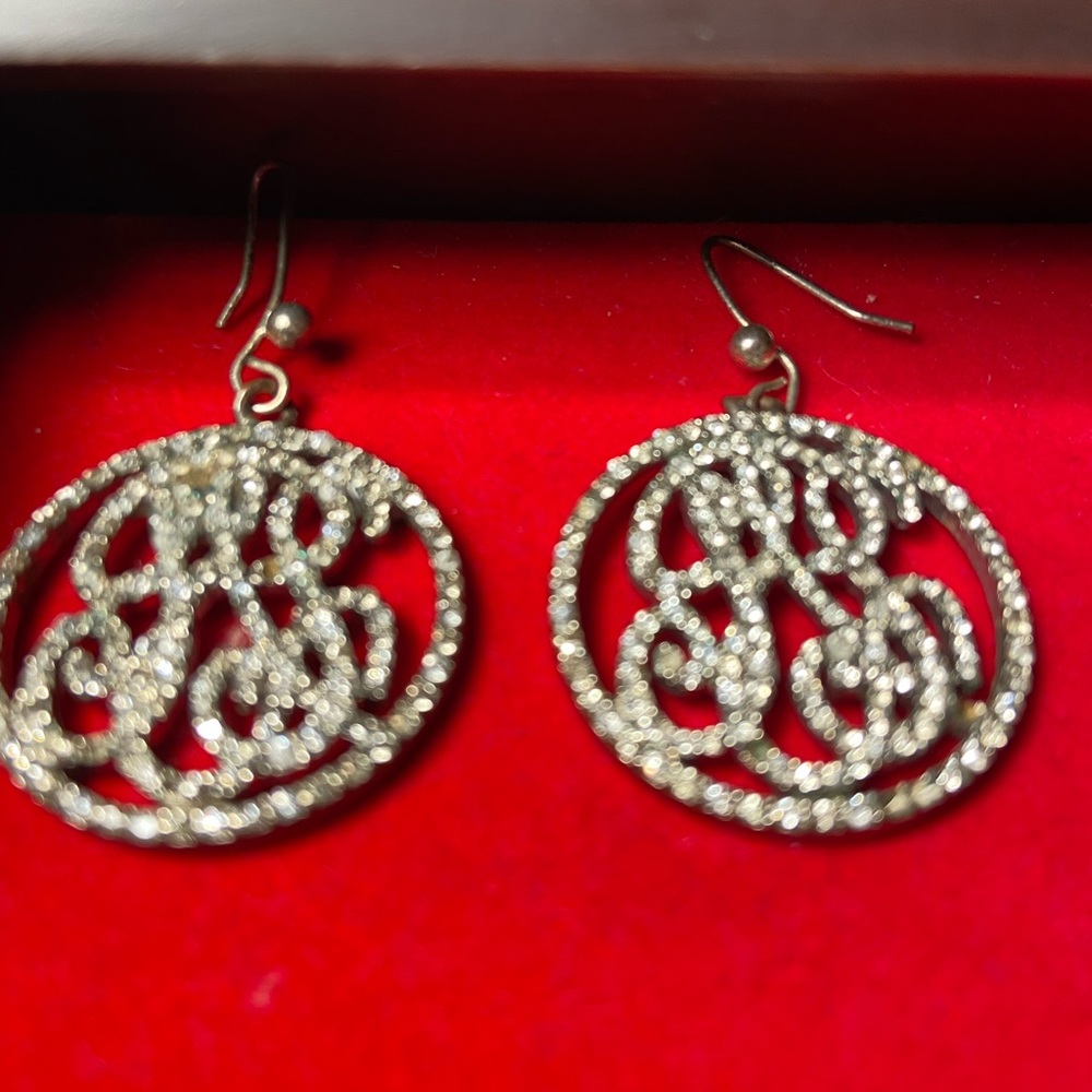 Pair of earrings, very sexy with crystals